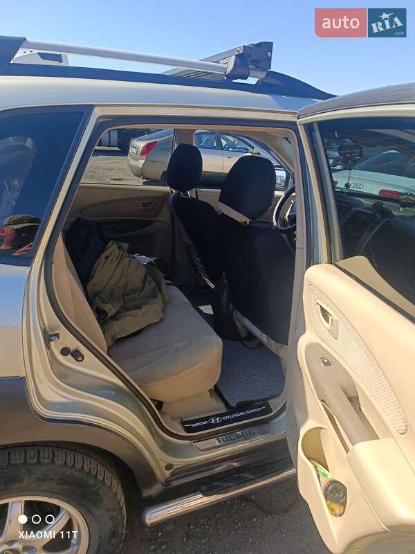 Позашляховик / Кросовер Hyundai Tucson 2005 в Павлограді фото 4 Позашляховик / Кросовер Hyundai Tucson 2005 в Павлограді