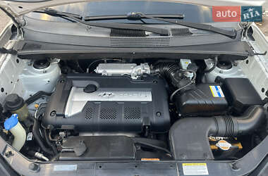 Внедорожник / Кроссовер Hyundai Tucson 2006 в 