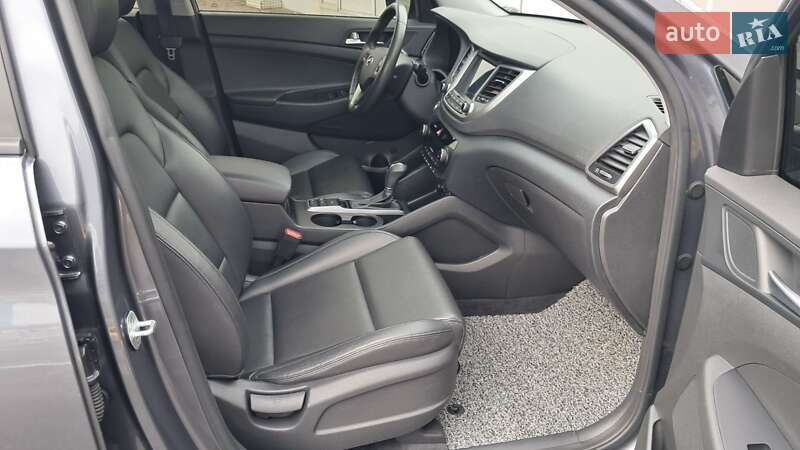 Позашляховик / Кросовер Hyundai Tucson 2016 в Києві