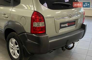 Внедорожник / Кроссовер Hyundai Tucson 2006 в 