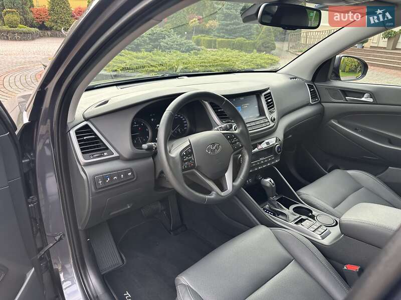 Позашляховик / Кросовер Hyundai Tucson 2015 в Луцьку