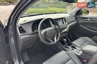 Внедорожник / Кроссовер Hyundai Tucson 2015 в 