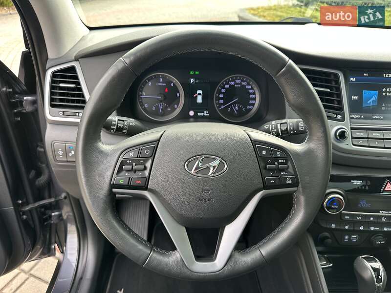 Позашляховик / Кросовер Hyundai Tucson 2015 в Луцьку