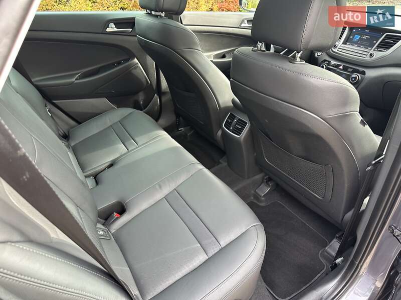 Позашляховик / Кросовер Hyundai Tucson 2015 в Луцьку