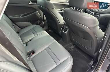 Внедорожник / Кроссовер Hyundai Tucson 2015 в 