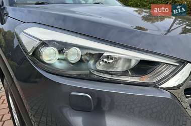 Внедорожник / Кроссовер Hyundai Tucson 2015 в 