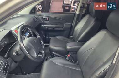 Внедорожник / Кроссовер Hyundai Tucson 2006 в  фото 13 Внедорожник / Кроссовер Hyundai Tucson 2006 в