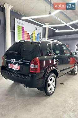 Внедорожник / Кроссовер Hyundai Tucson 2008 в 