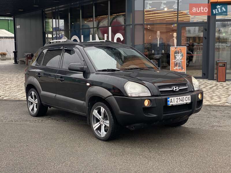 Внедорожник / Кроссовер Hyundai Tucson 2004 в 