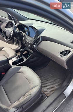 Внедорожник / Кроссовер Hyundai Tucson 2014 в 