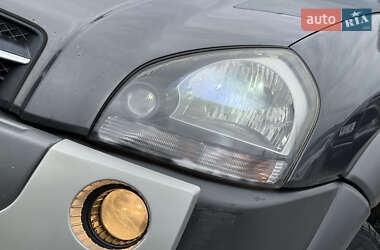 Внедорожник / Кроссовер Hyundai Tucson 2009 в 