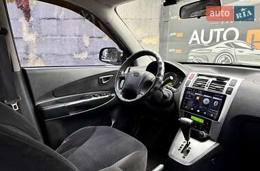 Внедорожник / Кроссовер Hyundai Tucson 2009 в 