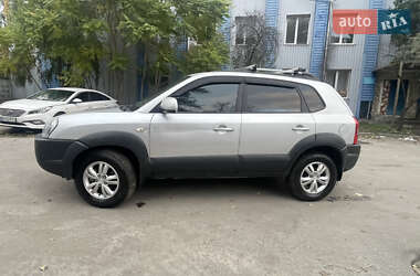 Внедорожник / Кроссовер Hyundai Tucson 2012 в 