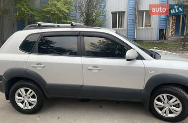 Внедорожник / Кроссовер Hyundai Tucson 2012 в 