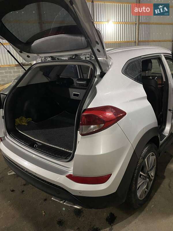 Позашляховик / Кросовер Hyundai Tucson 2017 в Тальному