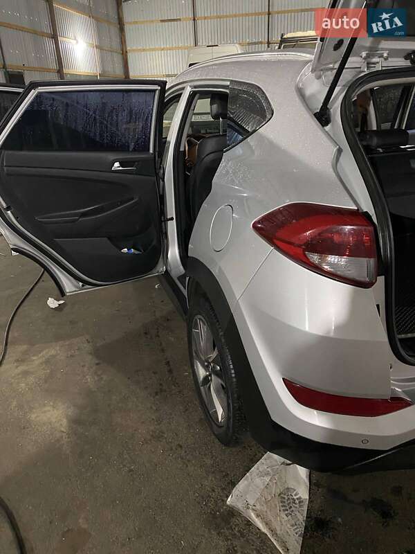 Позашляховик / Кросовер Hyundai Tucson 2017 в Тальному