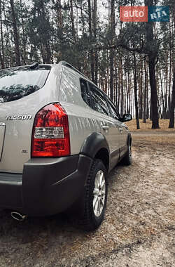 Внедорожник / Кроссовер Hyundai Tucson 2006 в 