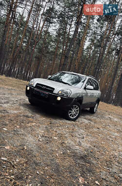 Внедорожник / Кроссовер Hyundai Tucson 2006 в 