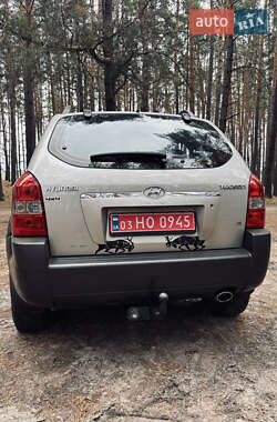 Внедорожник / Кроссовер Hyundai Tucson 2006 в 