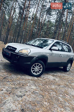 Внедорожник / Кроссовер Hyundai Tucson 2006 в 