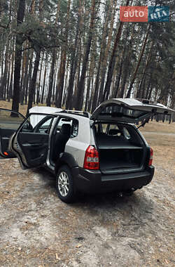 Внедорожник / Кроссовер Hyundai Tucson 2006 в 
