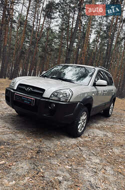 Внедорожник / Кроссовер Hyundai Tucson 2006 в 