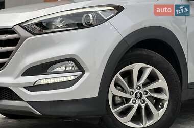 Внедорожник / Кроссовер Hyundai Tucson 2016 в 