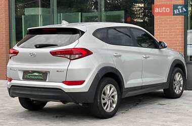 Внедорожник / Кроссовер Hyundai Tucson 2016 в 