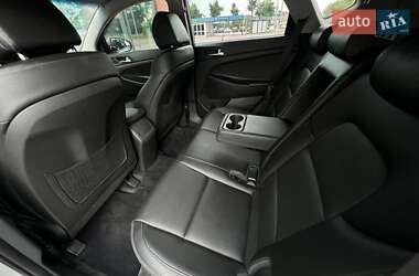 Внедорожник / Кроссовер Hyundai Tucson 2016 в 