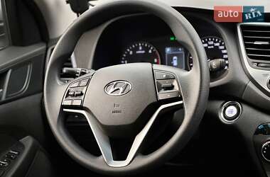 Внедорожник / Кроссовер Hyundai Tucson 2016 в 