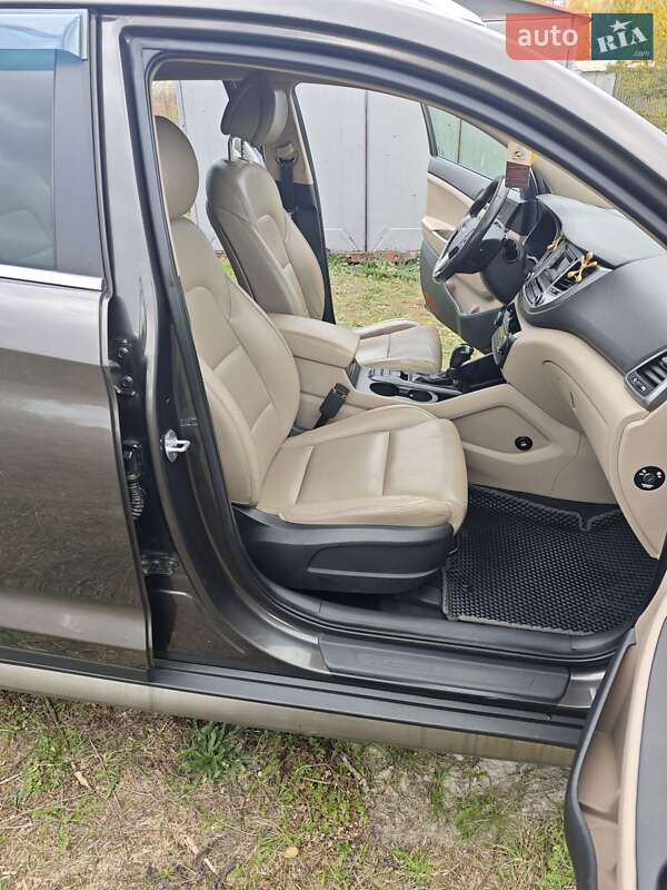 Позашляховик / Кросовер Hyundai Tucson 2016 в Смілі