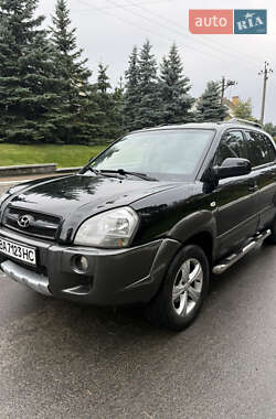Позашляховик / Кросовер Hyundai Tucson 2006 в  фото 5 Позашляховик / Кросовер Hyundai Tucson 2006 в