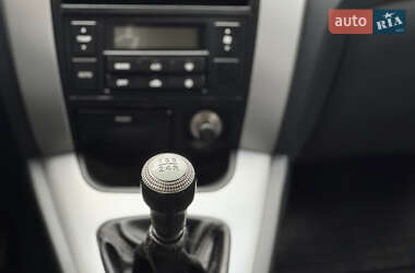 Внедорожник / Кроссовер Hyundai Tucson 2006 в 