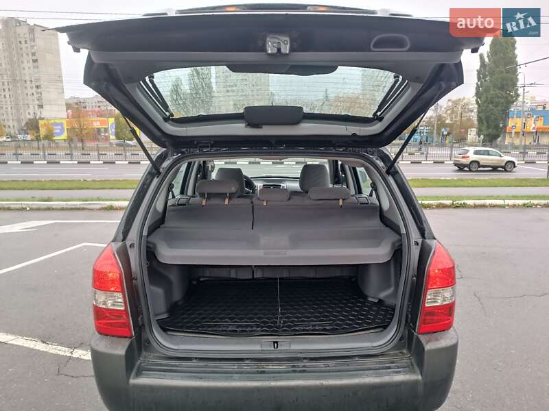 Внедорожник / Кроссовер Hyundai Tucson 2005 в Харькове фото 9 Внедорожник / Кроссовер Hyundai Tucson 2005 в Харькове