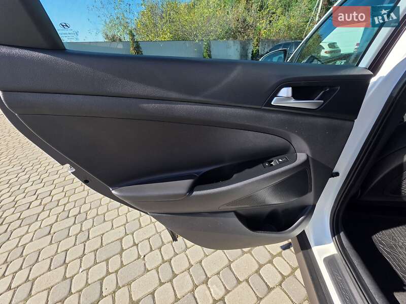 Внедорожник / Кроссовер Hyundai Tucson 2016 в Ивано-Франковске