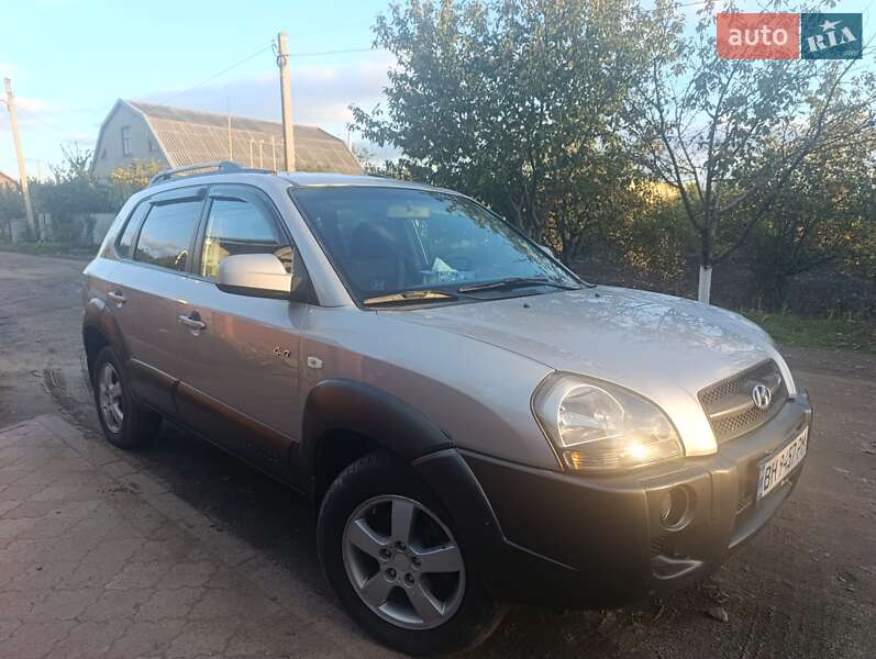 Позашляховик / Кросовер Hyundai Tucson 2004 в Роздільній фото Позашляховик / Кросовер Hyundai Tucson 2004 в Роздільній