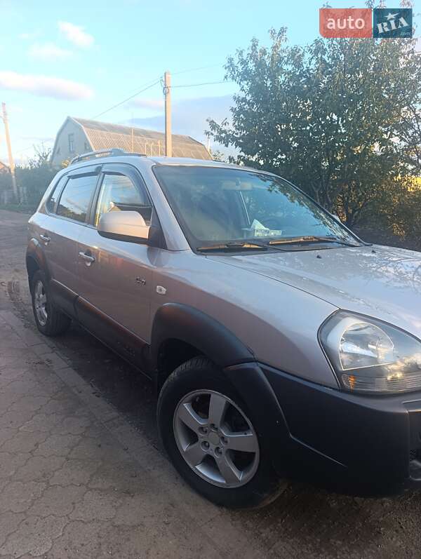 Позашляховик / Кросовер Hyundai Tucson 2004 в Роздільній фото 6 Позашляховик / Кросовер Hyundai Tucson 2004 в Роздільній