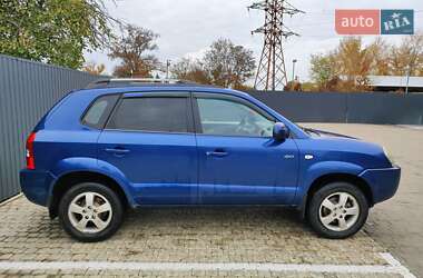 Позашляховик / Кросовер Hyundai Tucson 2004 в  фото 5 Позашляховик / Кросовер Hyundai Tucson 2004 в