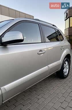 Внедорожник / Кроссовер Hyundai Tucson 2008 в 