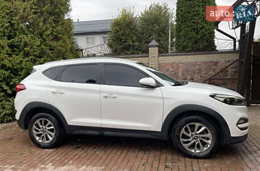 Внедорожник / Кроссовер Hyundai Tucson 2016 в 