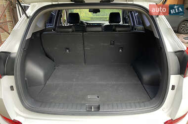 Внедорожник / Кроссовер Hyundai Tucson 2016 в 