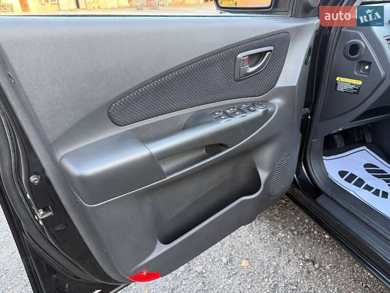 Позашляховик / Кросовер Hyundai Tucson 2009 в Гнівані