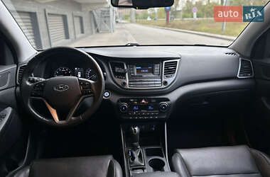 Внедорожник / Кроссовер Hyundai Tucson 2016 в 