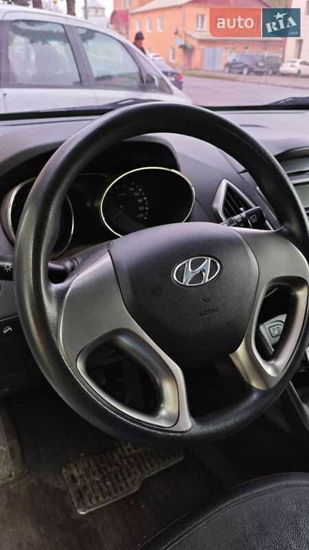 Внедорожник / Кроссовер Hyundai Tucson 2011 в Подольске