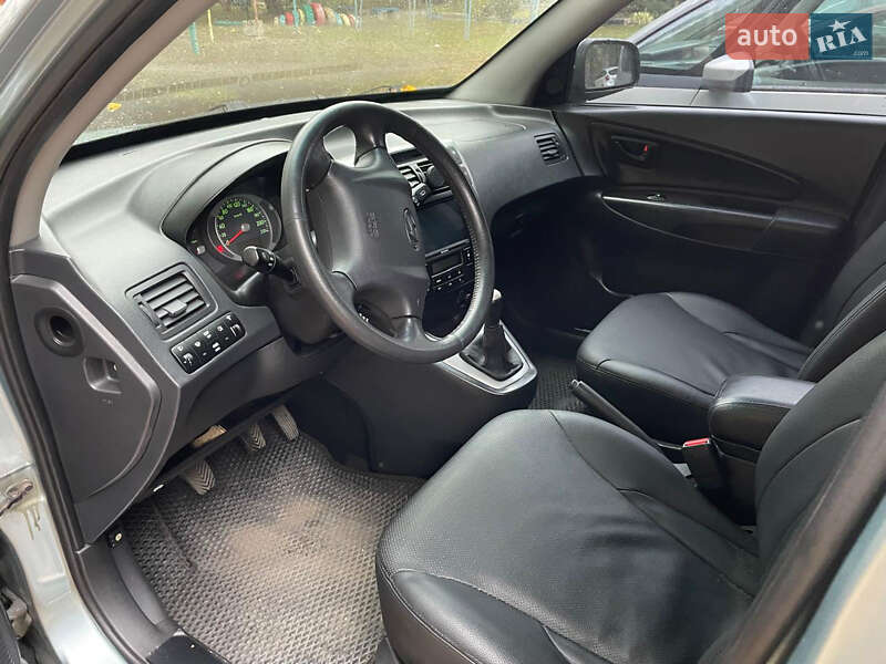 Позашляховик / Кросовер Hyundai Tucson 2008 в Новомосковську фото 4 Позашляховик / Кросовер Hyundai Tucson 2008 в Новомосковську