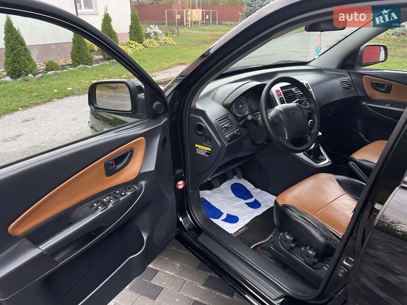 Внедорожник / Кроссовер Hyundai Tucson 2005 в Хороле фото 10 Внедорожник / Кроссовер Hyundai Tucson 2005 в Хороле