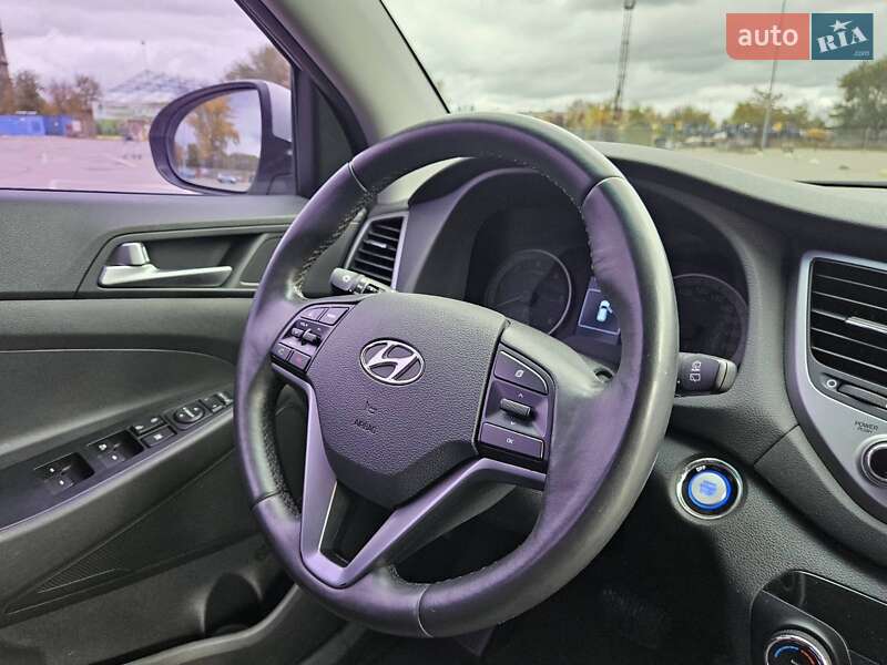 Позашляховик / Кросовер Hyundai Tucson 2015 в Дніпрі