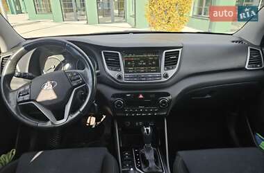 Позашляховик / Кросовер Hyundai Tucson 2017 в  фото 6 Позашляховик / Кросовер Hyundai Tucson 2017 в