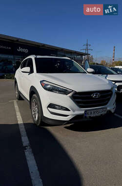 Позашляховик / Кросовер Hyundai Tucson 2016 в Києві