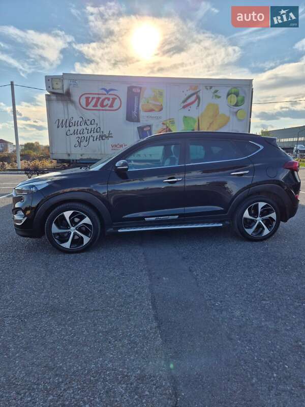 Позашляховик / Кросовер Hyundai Tucson 2016 в Чернівцях